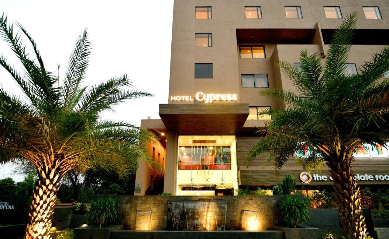 Hotel Cypress Nadiad Exterior photo